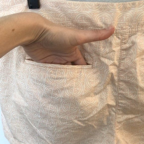 **SOLD ELSEWHERE: Women's shorts (LOFT, size 8) - Picture 8 of 8